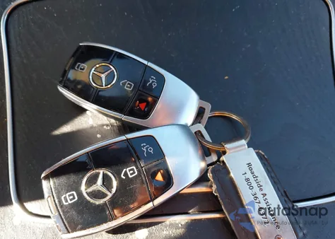 2018 Mercedes-Benz E 300 4Matic из США, поврежденный, VIN WDDZF4KB4JA442583